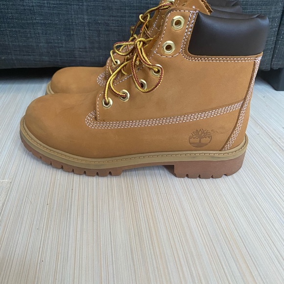 Junior Timberland waterproof Size 4M - Picture 3 of 7
